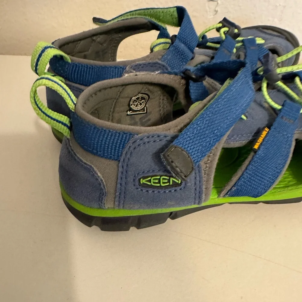 Keen Boys Youth Sz 3 Blue Green Waterproof Sandals